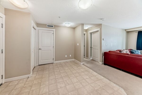 Calgary 2 bedrooms Condo Unit for rent. Property photo: 737887-3