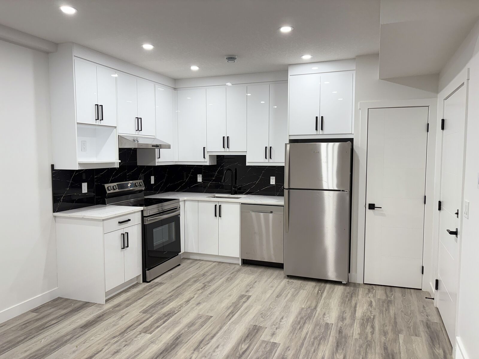 Calgary 1 bedroom Basement for rent. Property photo: 737930-1