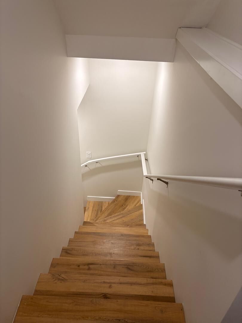 Calgary 2 bedrooms Basement for rent. Property photo: 737958-1