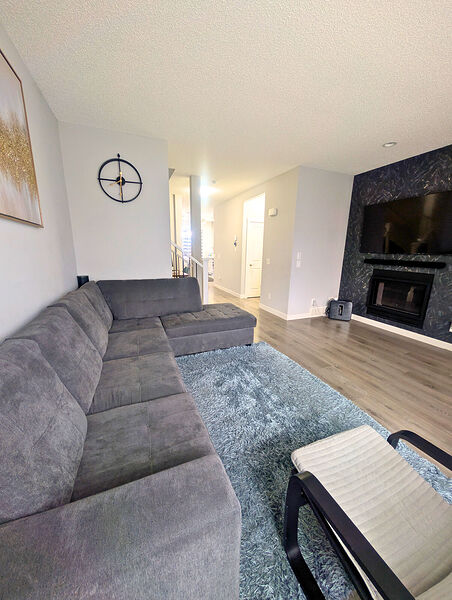 Calgary 3 bedrooms Main Floor for rent. Property photo: 737970-3
