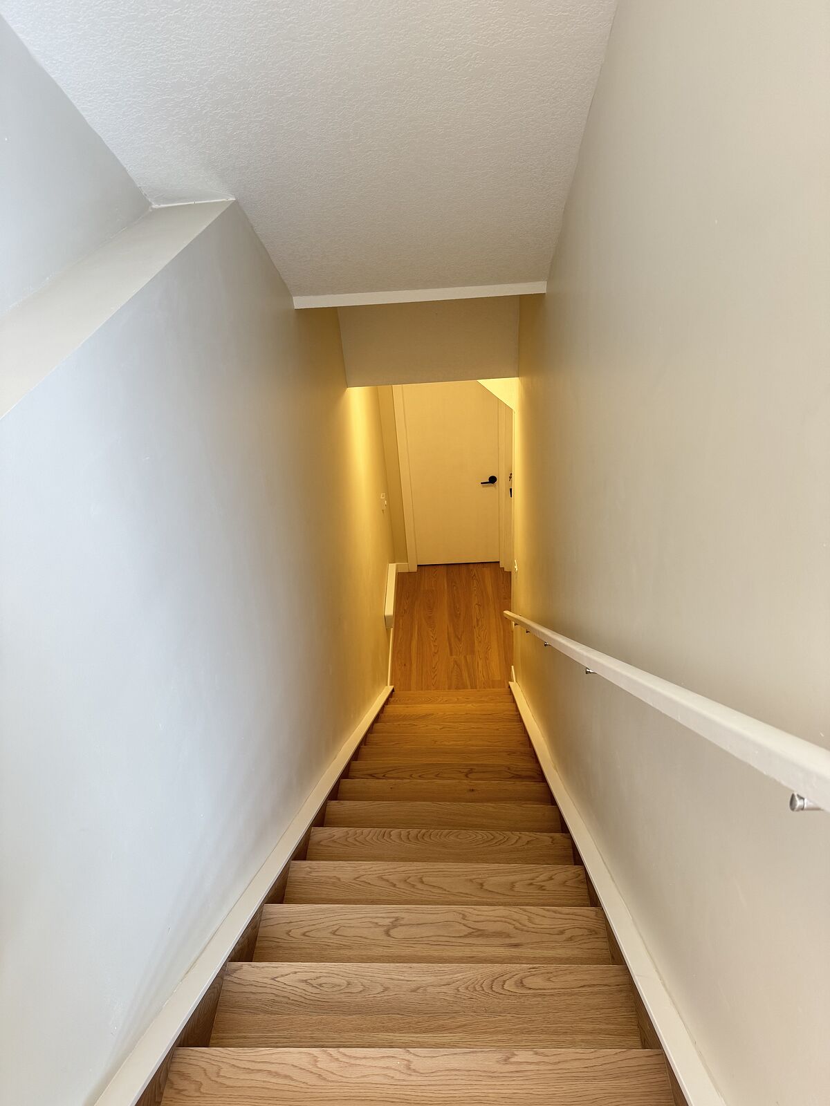 Calgary 2 bedrooms Basement for rent. Property photo: 737979-1