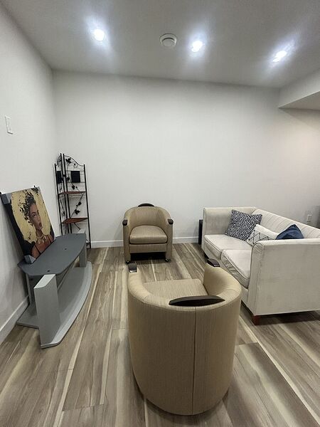 Calgary 2 bedrooms Basement for rent. Property photo: 737987-3