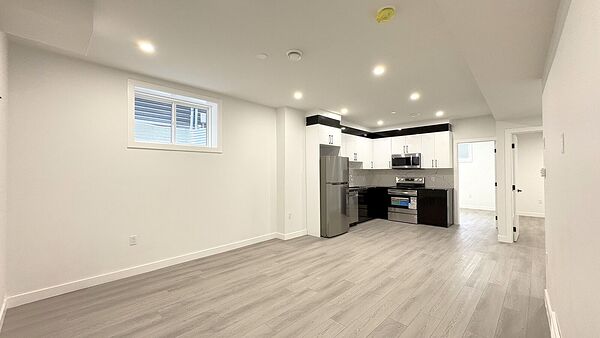 Calgary 2 bedrooms Basement for rent. Property photo: 738009-2