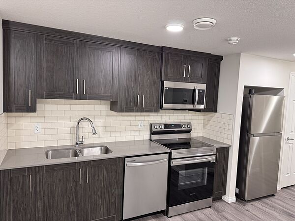 Calgary 2 bedrooms Basement for rent. Property photo: 738021-2