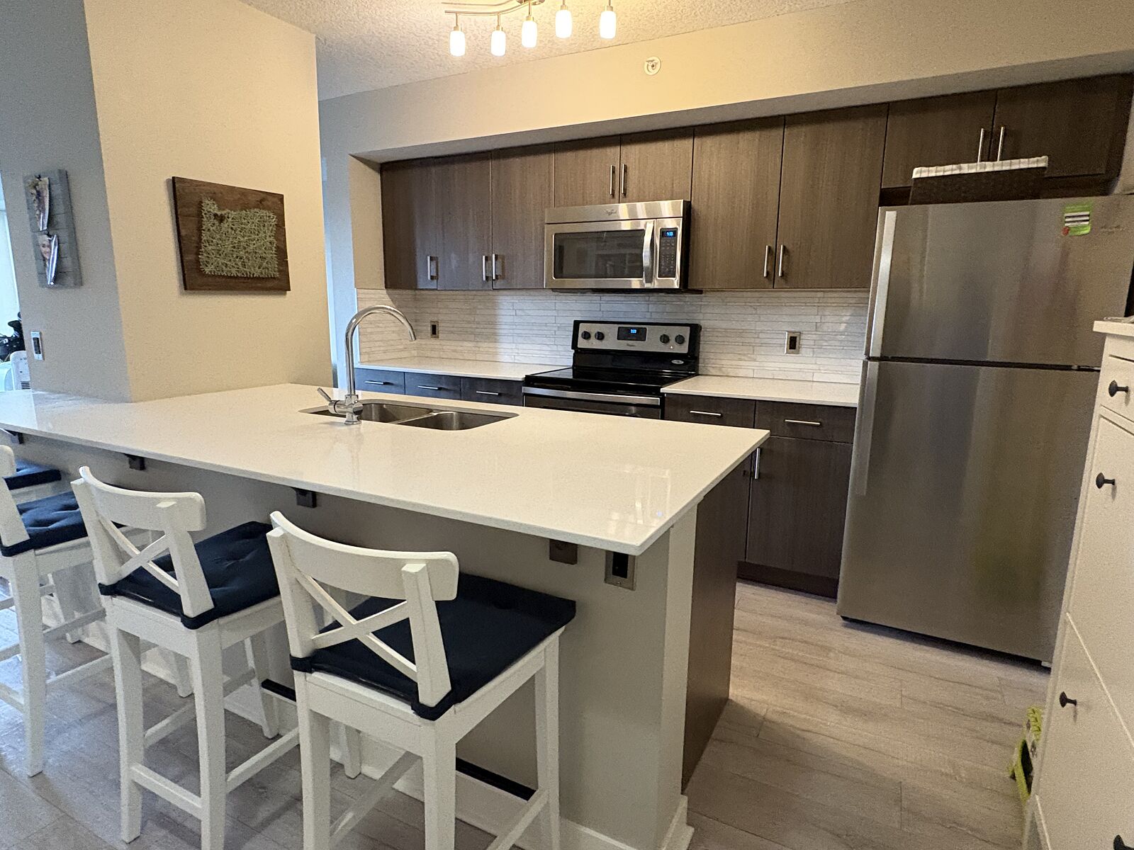 Calgary 1 bedroom Condo Unit for rent. Property photo: 738119-1
