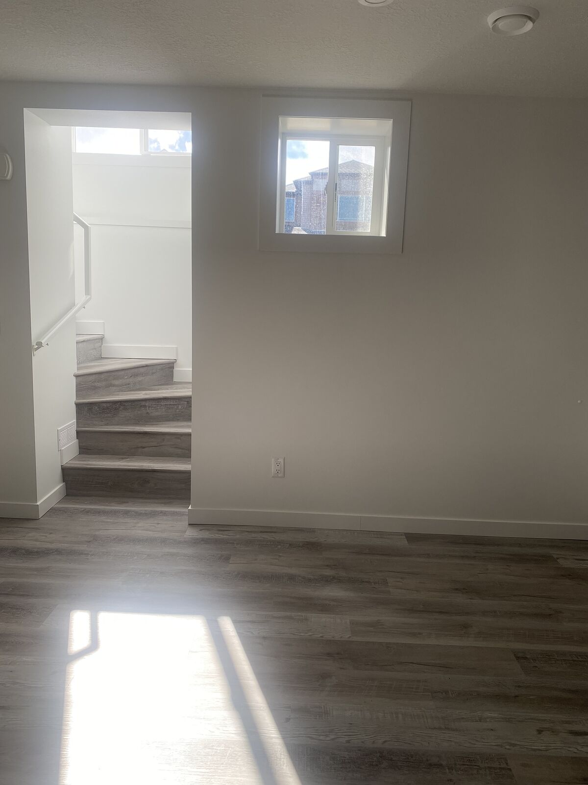 Calgary 2 bedrooms Basement for rent. Property photo: 738171-1