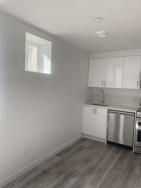 Calgary 2 bedrooms Basement for rent. Property photo: 738171-3