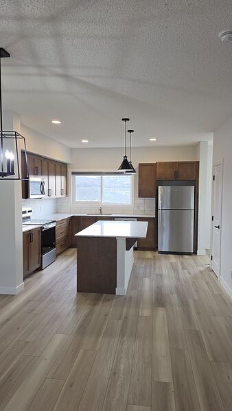 Calgary 3 bedrooms Duplex for rent. Property photo: 738229-2