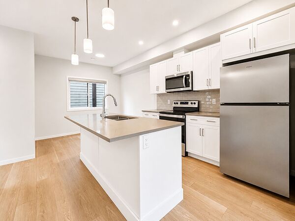Calgary 3 bedrooms Townhouse for rent. Property photo: 738281-3