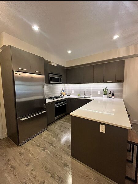Calgary 1 bedroom Condo Unit for rent. Property photo: 738302-3