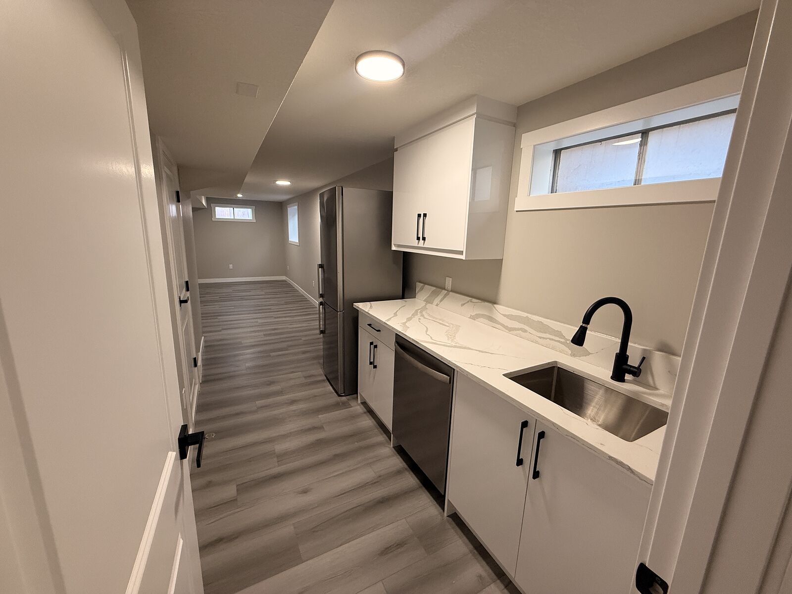 Calgary 1 bedroom Fourplex for rent. Property photo: 738303-1
