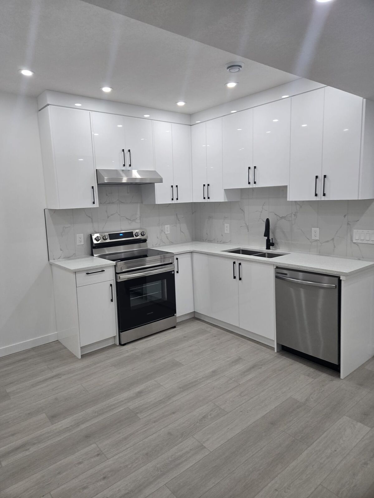 Calgary 1 + Den bedrooms Basement for rent. Property photo: 738354-1