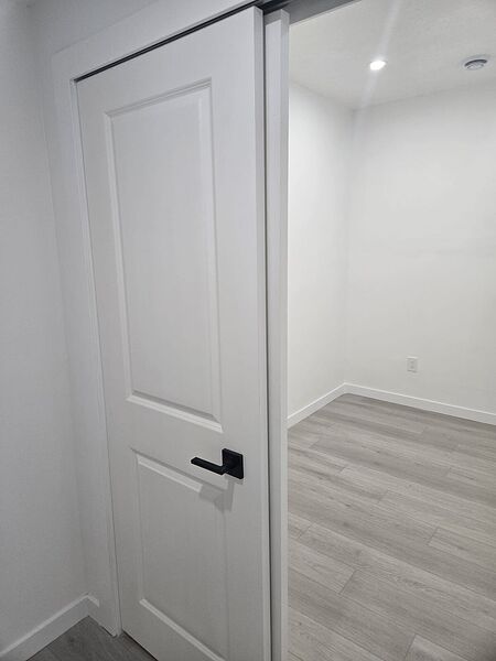 Calgary 1 + Den bedrooms Basement for rent. Property photo: 738354-2