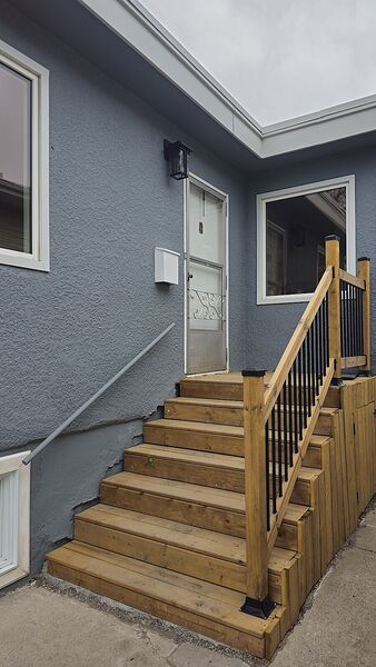 Calgary 2 bedrooms Duplex for rent. Property photo: 738670-2