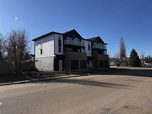 Edmonton 2 bedrooms Townhouse for rent. Property photo: 738681-3