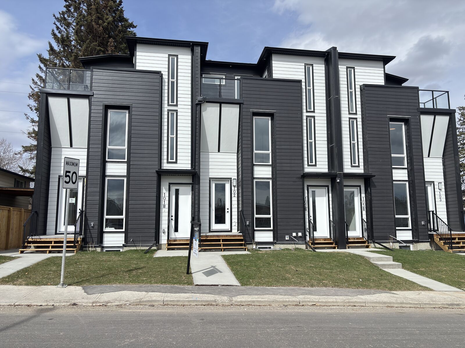 Calgary 3 bedrooms Townhouse for rent. Property photo: 738704-1