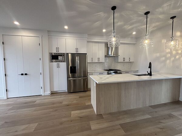 Calgary 3 bedrooms Townhouse for rent. Property photo: 738704-2