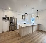 2 Bed, 2.5 Bath Corner Townhome | Highland Park