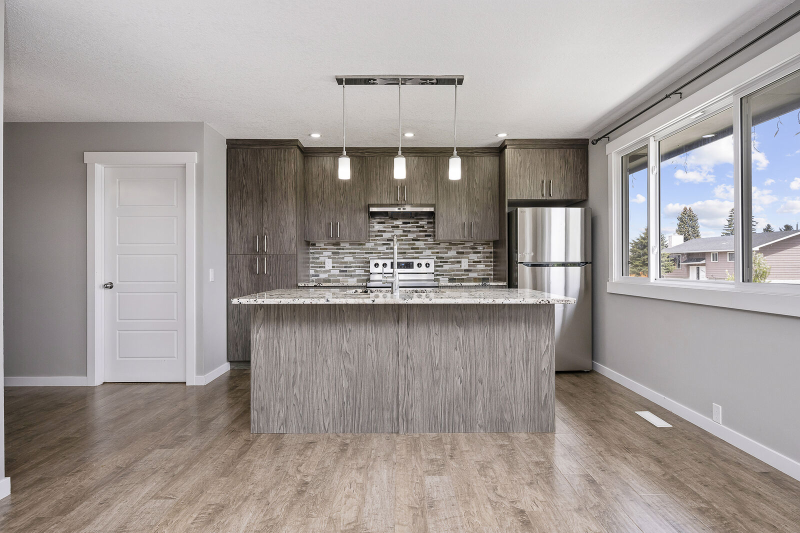 Calgary 3 bedrooms Main Floor for rent. Property photo: 738990-1