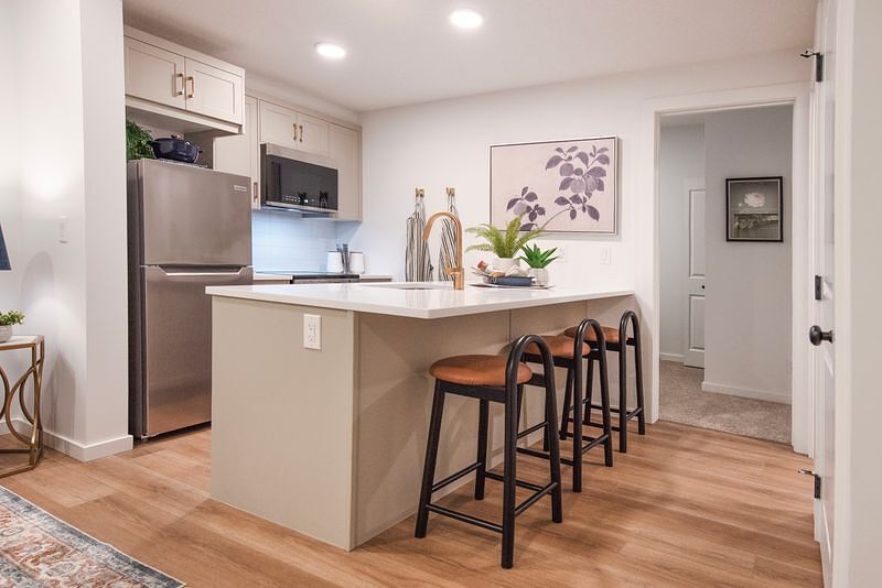 Calgary 2 bedrooms Basement for rent. Property photo: 739023-1