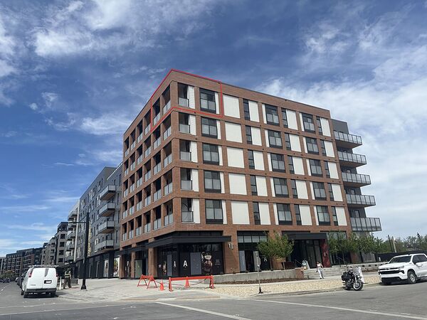 Calgary 2 bedrooms Condo Unit for rent. Property photo: 739060-2