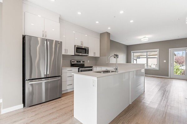 Edmonton 3 bedrooms Townhouse for rent. Property photo: 739096-2