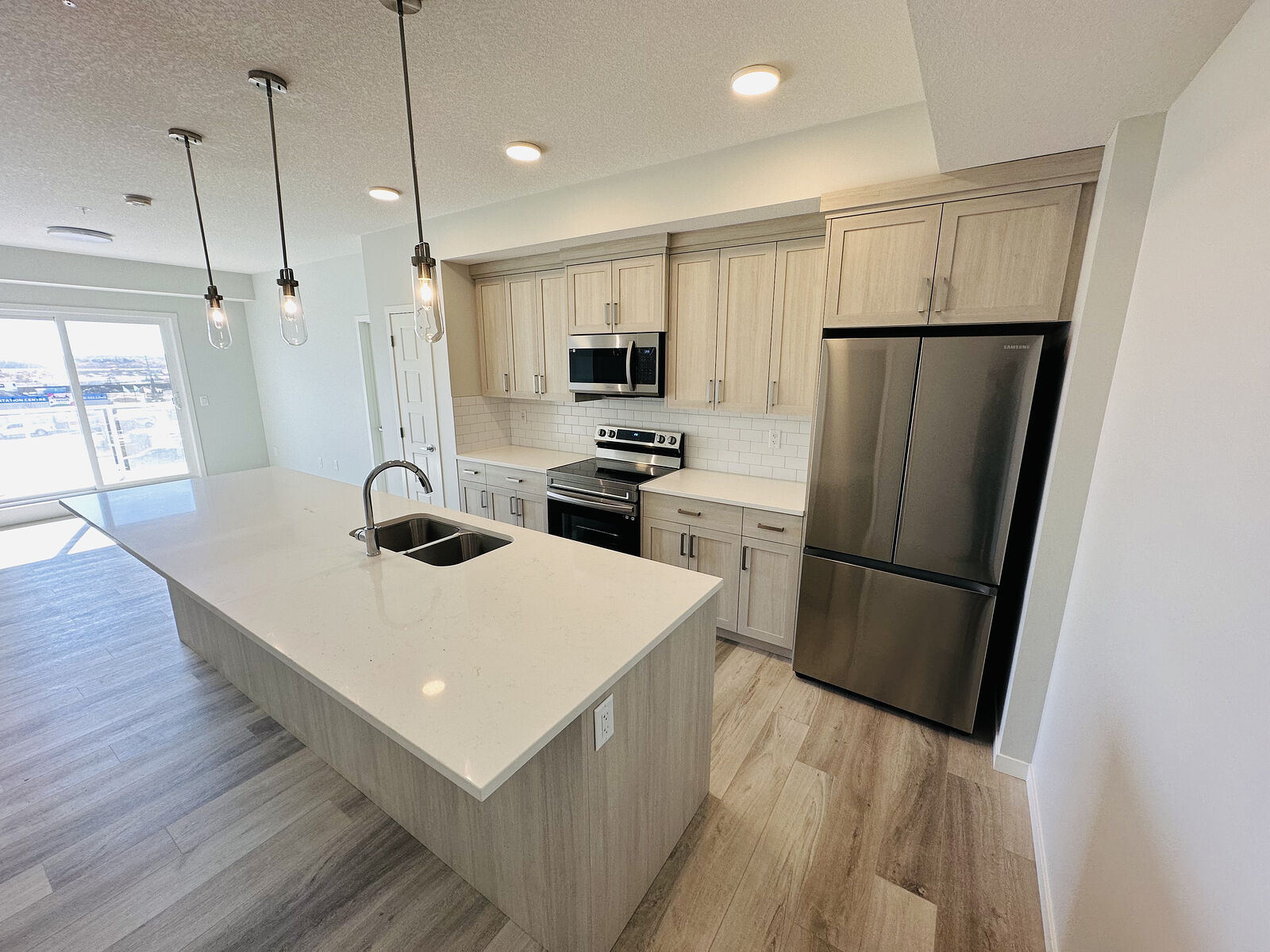 Calgary 2 bedrooms Condo Unit for rent. Property photo: 739183-1