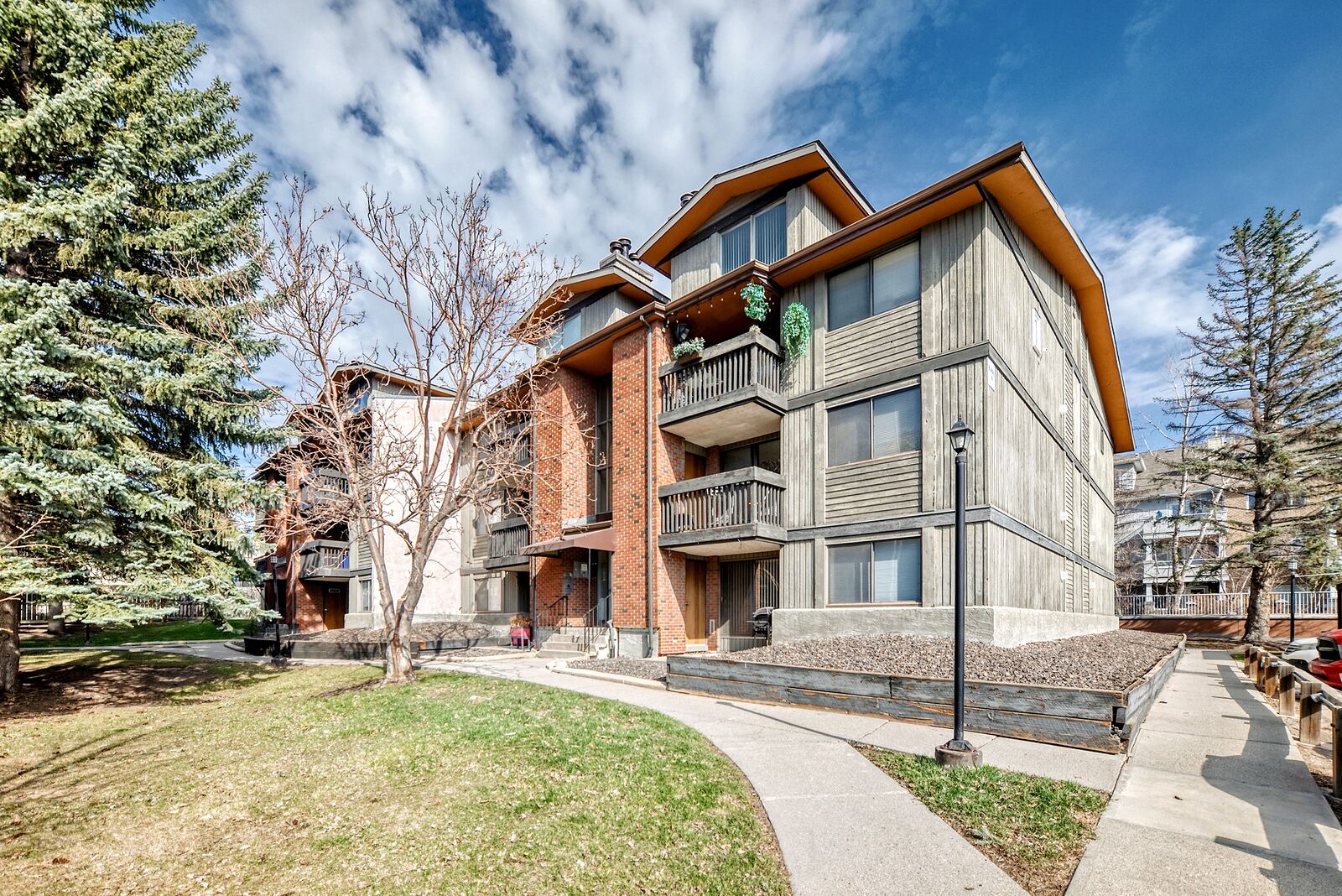 Calgary 1 bedroom Condo Unit for rent. Property photo: 739204-1