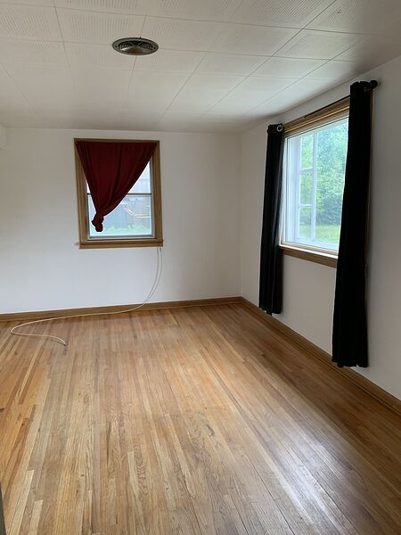 Calgary 2 bedrooms House for rent. Property photo: 739248-2