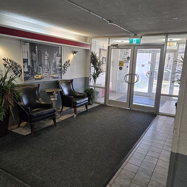 Calgary 2 bedrooms Other for rent. Property photo: 739392-3