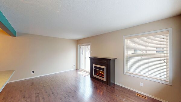 Edmonton 2 bedrooms Condo Unit for rent. Property photo: 739556-2