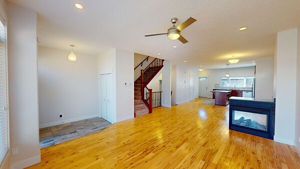 Calgary 3 bedrooms Duplex for rent. Property photo: 739594-3