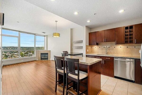 Calgary 2 bedrooms Condo Unit for rent. Property photo: 739664-2