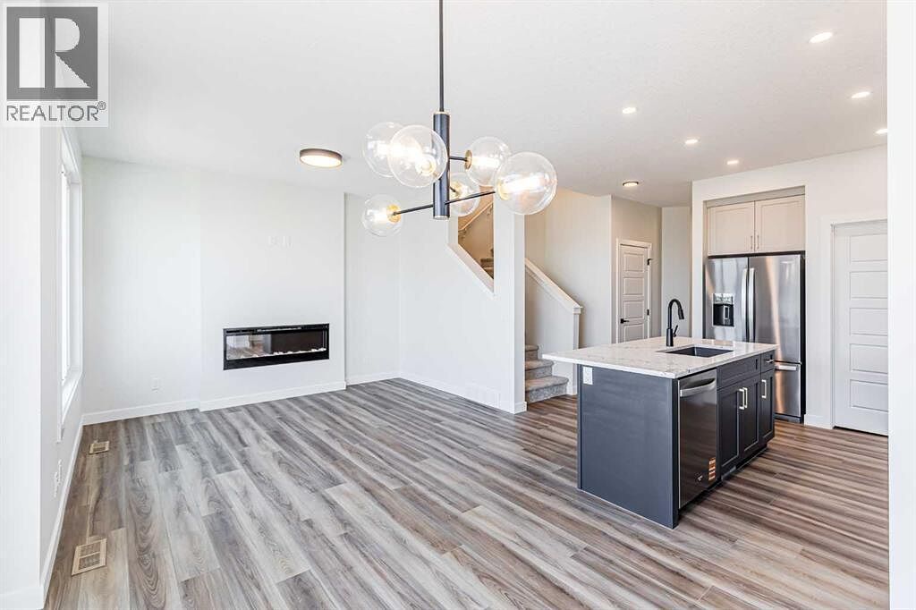 Calgary 3 + Den bedrooms House for rent. Property photo: 739667-1