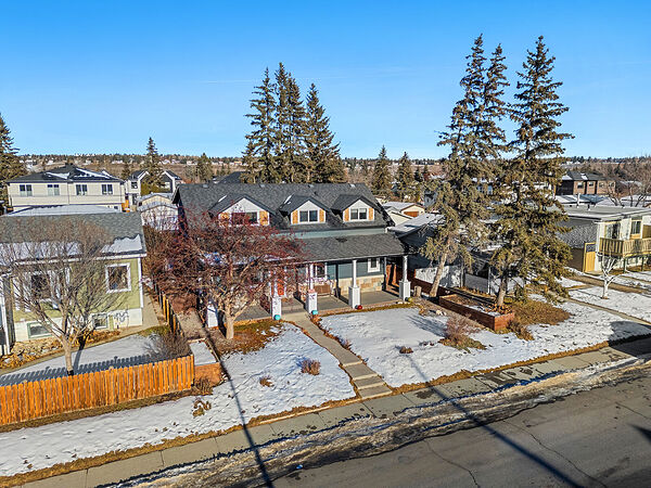 Calgary 4 bedrooms House for rent. Property photo: 739773-3