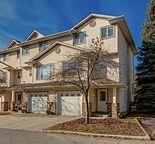 Beautiful End-Unit Townhouse 3 bedrooms 2.5 bathrooms, 3 mins walk to playground