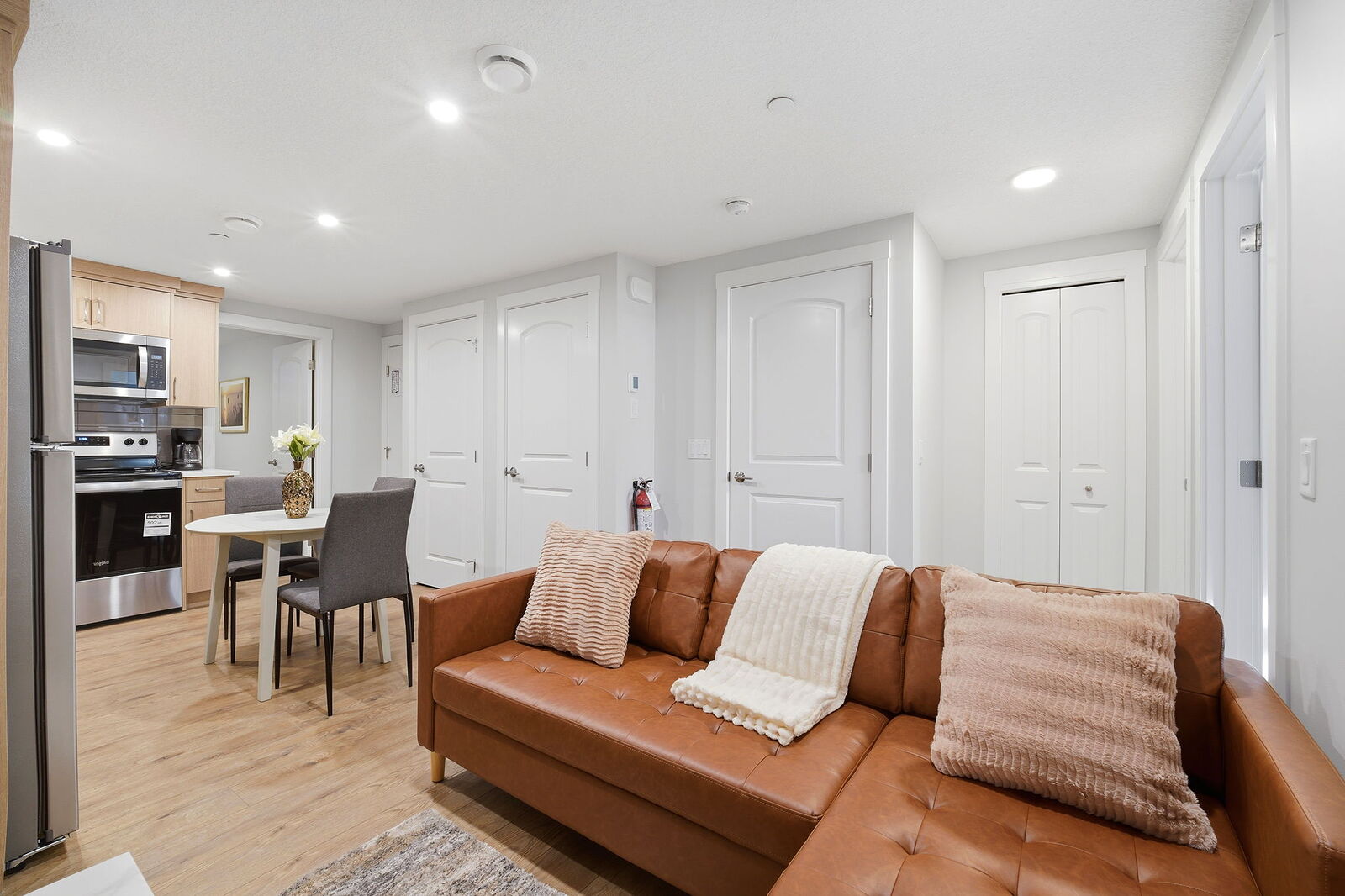 Calgary 2 bedrooms Basement for rent. Property photo: 739904-1