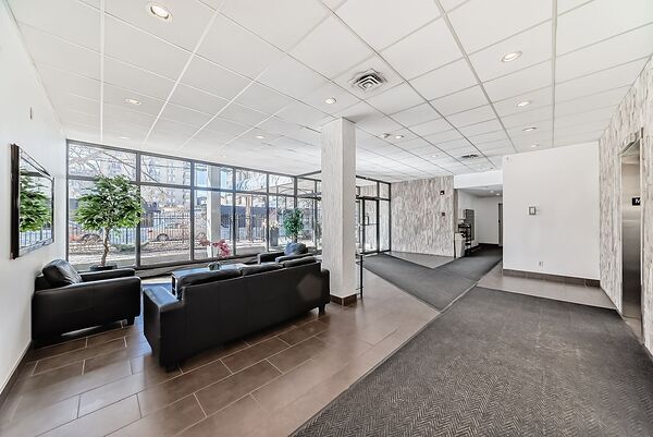 Calgary 2 bedrooms Condo Unit for rent. Property photo: 739935-2