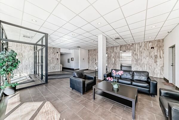 Calgary 2 bedrooms Condo Unit for rent. Property photo: 739935-3
