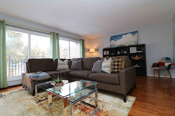 Calgary 3 bedrooms Townhouse for rent. Property photo: 74020-2