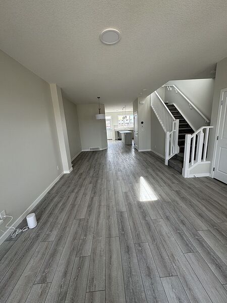 Calgary 3 + Den bedrooms Duplex for rent. Property photo: 740208-2