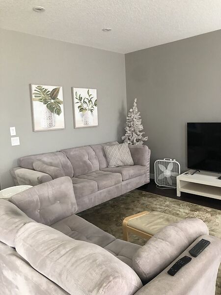 FURNISHED ROOM IN MODERN BEAUTIFUL HOME
