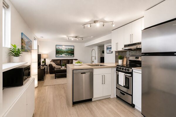 Calgary 2 bedrooms Basement for rent. Property photo: 740512-2