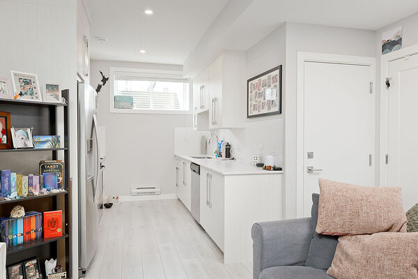 Calgary 1 bedroom Basement for rent. Property photo: 740581-2