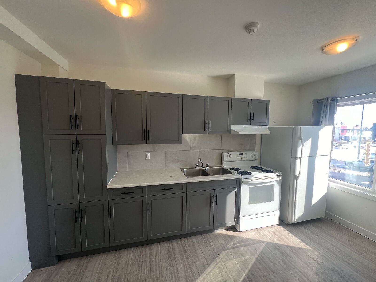 Calgary 1 bedroom Condo Unit for rent. Property photo: 740596-1