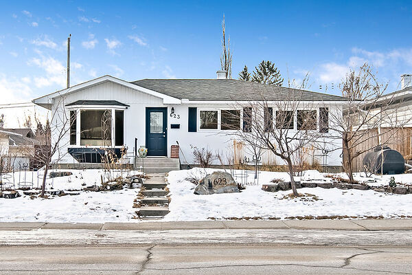 Calgary 3 bedrooms House for rent. Property photo: 740747-2