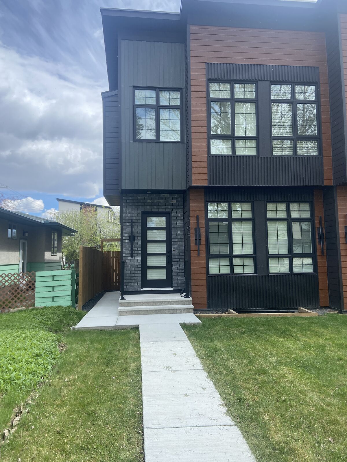 Calgary 2 bedrooms Basement for rent. Property photo: 740753-1