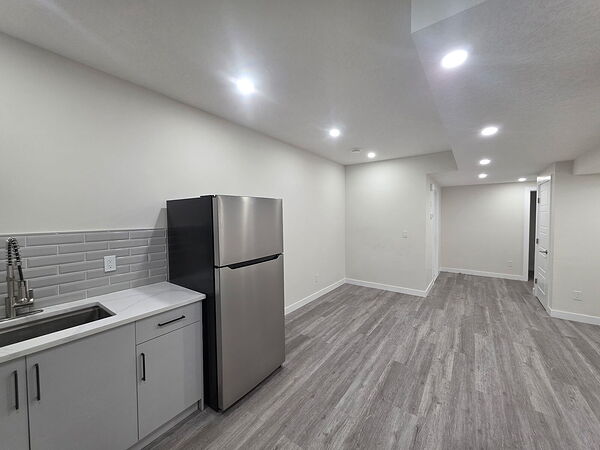 Calgary 1 bedroom Basement for rent. Property photo: 740798-3