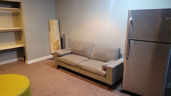 Calgary 1 bedroom Basement for rent. Property photo: 740862-3