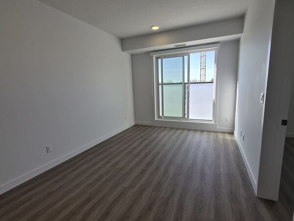 Calgary 1 bedroom Condo Unit for rent. Property photo: 740932-2